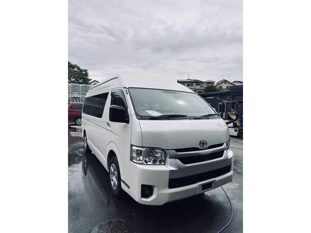 TOYOTA HIACE COMMUTER 2023